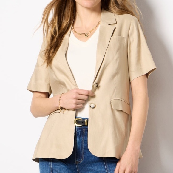 Evereve Grayson Short Sleeve Blazer